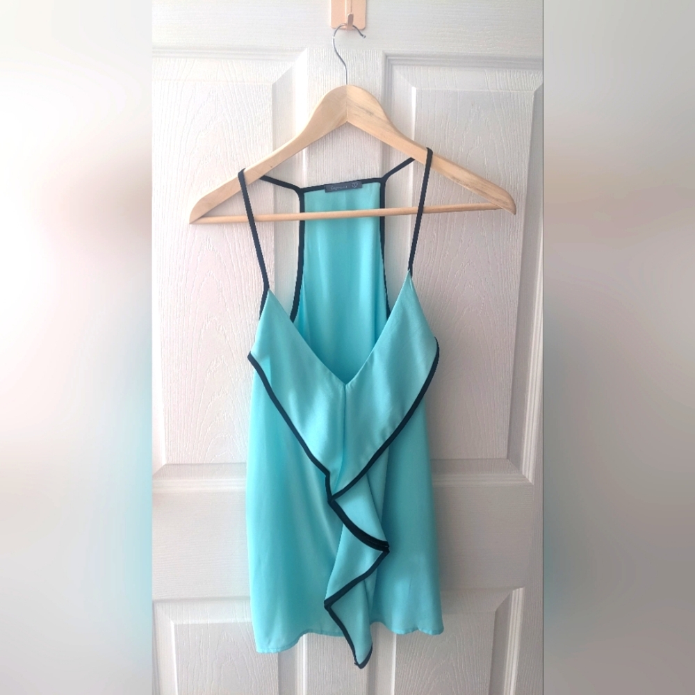 🌸 4/$10 Y2K Flowy Strappy V-Neck Top
